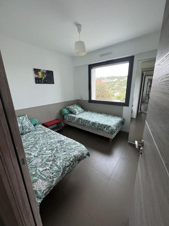 Rdc De Villa Avec Piscine Кавалере-сюр-Мер Екстериор снимка